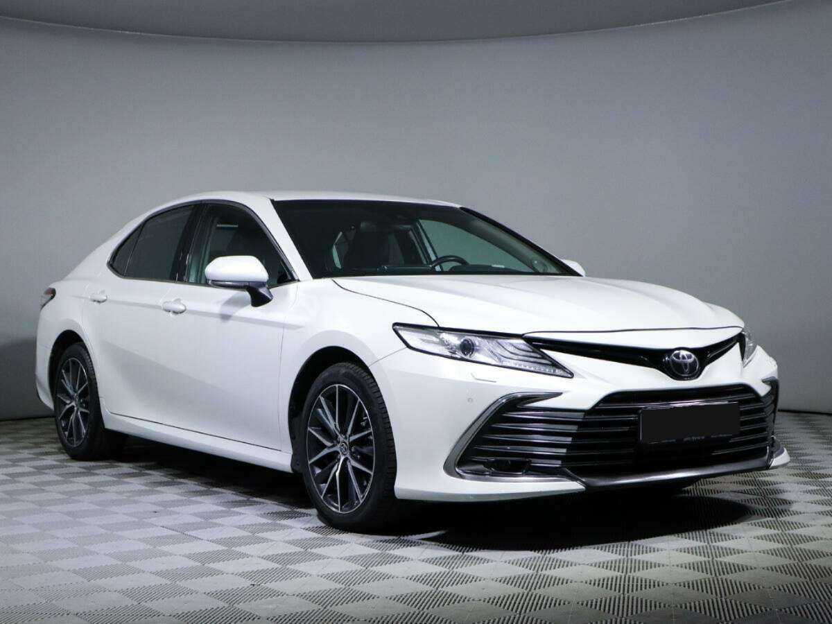 Toyota Camry 2021 года с пробегом. Фото: #2