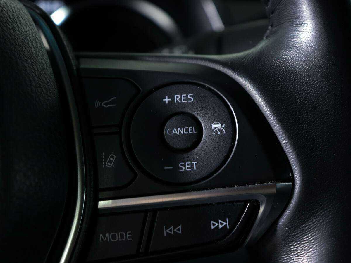 Toyota Camry 2021 года с пробегом. Фото: #20