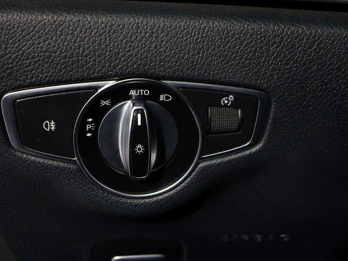 Mercedes-Benz E-Класс 2019 года с пробегом. Фото: #16