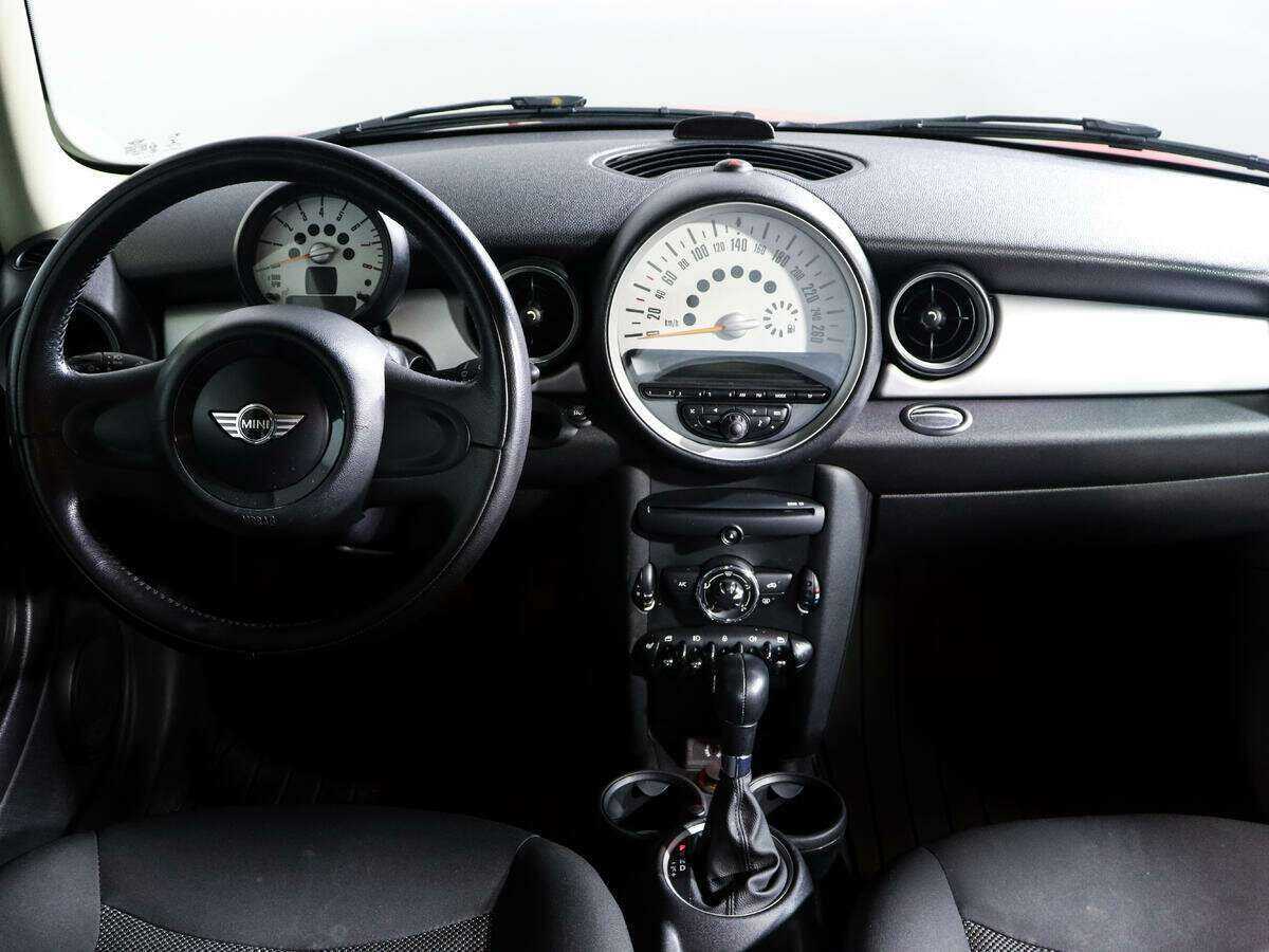 Mini Hatch 2012 года с пробегом. Фото: #9