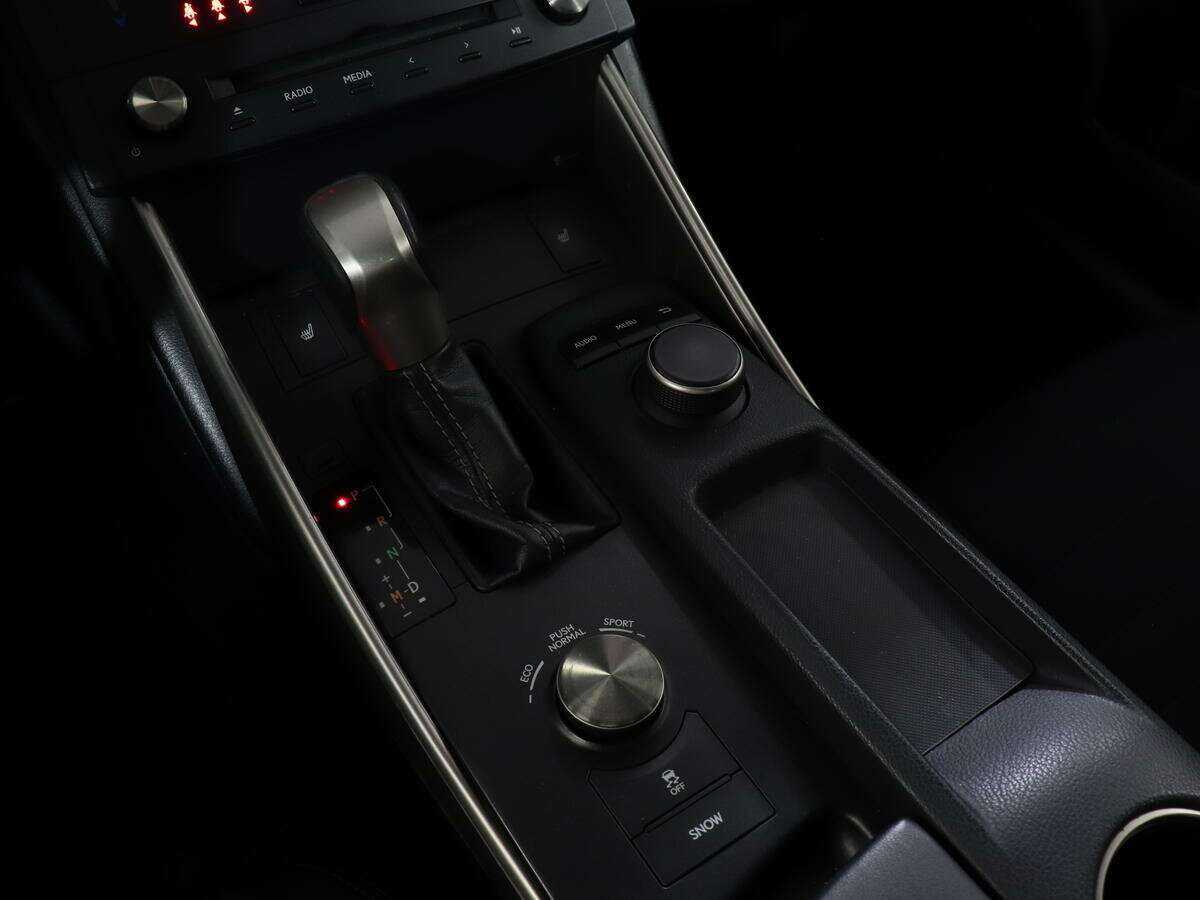 Lexus IS 2015 года с пробегом. Фото: #14