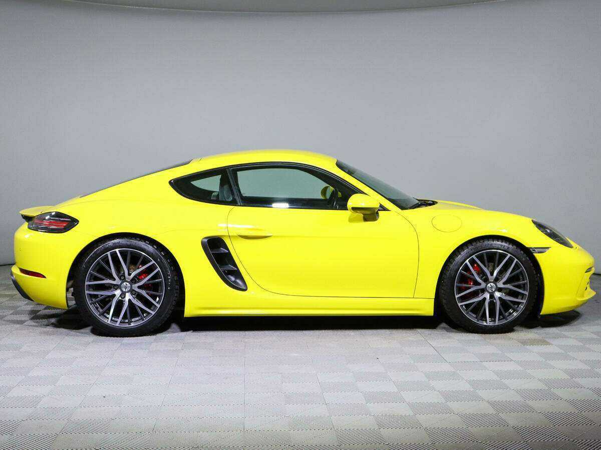 Porsche Cayman 2020 года с пробегом. Фото: #2