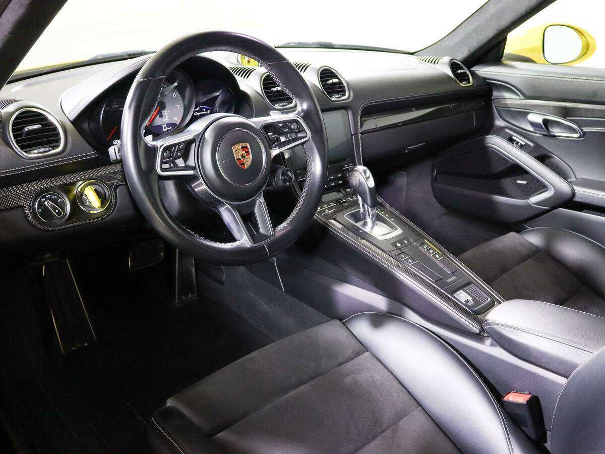 Porsche Cayman 2020 года с пробегом. Фото: #10