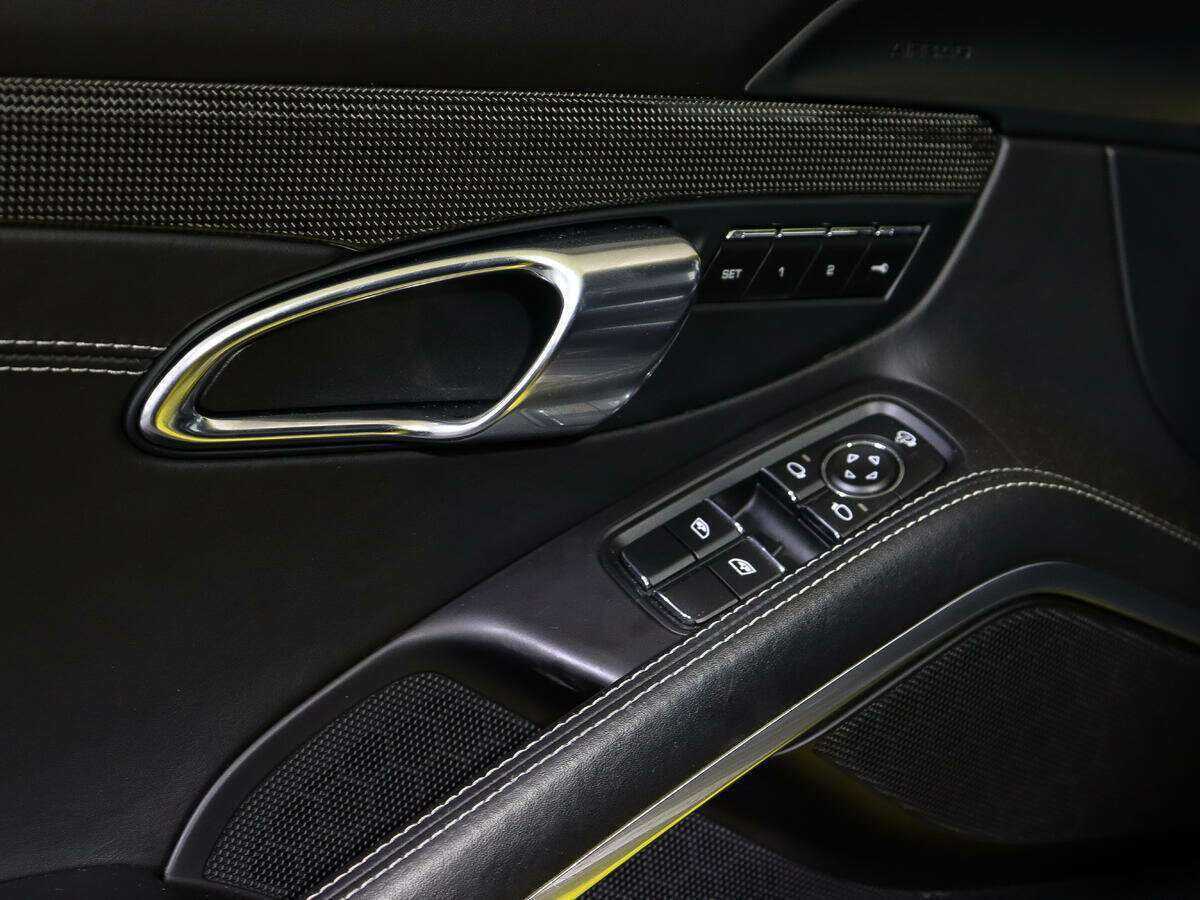 Porsche Cayman 2020 года с пробегом. Фото: #20