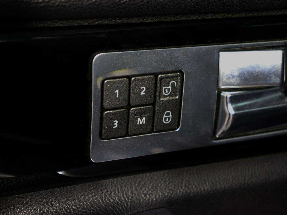 Land Rover Discovery 2010 года с пробегом. Фото: #13