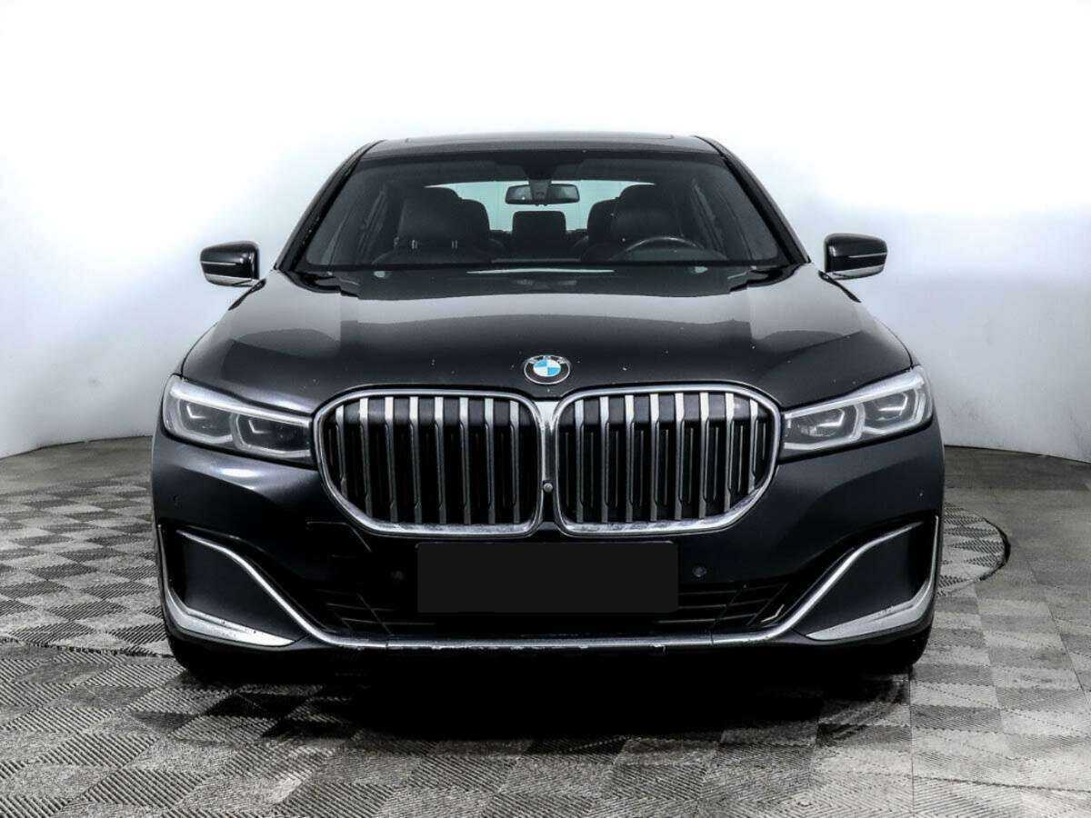 BMW 7 серии 2019 года с пробегом. Фото: #1