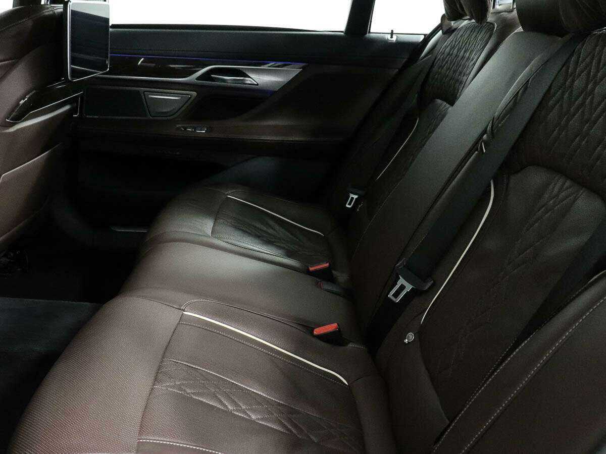 BMW 7 серии 2019 года с пробегом. Фото: #6