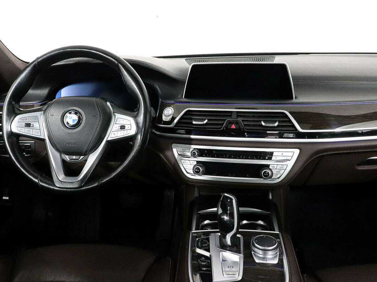 BMW 7 серии 2019 года с пробегом. Фото: #8