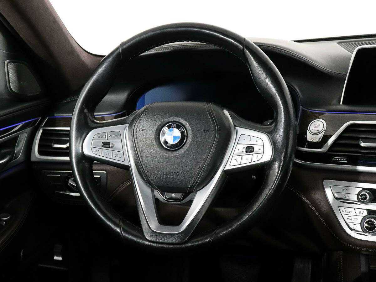 BMW 7 серии 2019 года с пробегом. Фото: #10