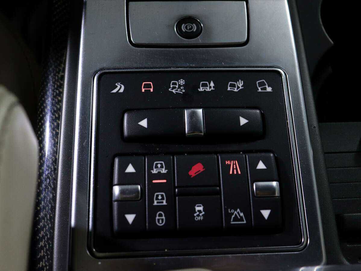 Land Rover Range Rover Sport 2012 года с пробегом. Фото: #18