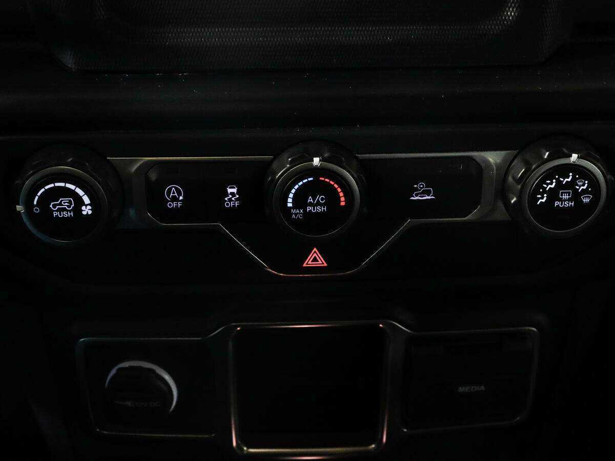 Jeep Wrangler 2021 года с пробегом. Фото: #15