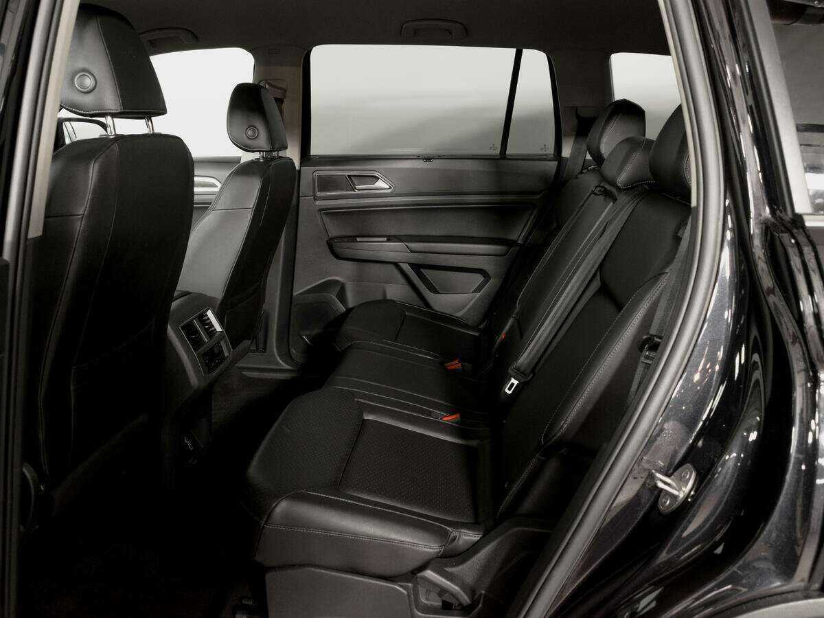 Volkswagen Teramont 2018 года с пробегом. Фото: #9