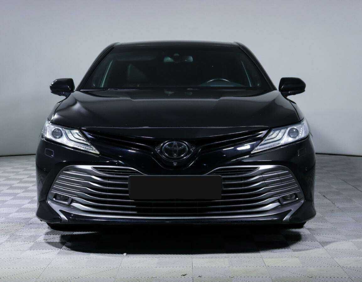 Toyota Camry 2018 года с пробегом. Фото: #1