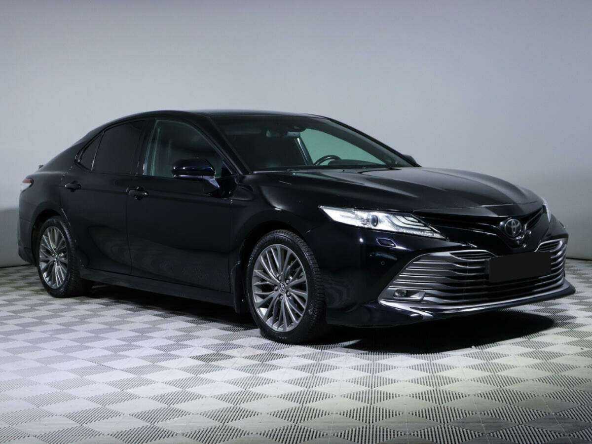 Toyota Camry 2018 года с пробегом. Фото: #2