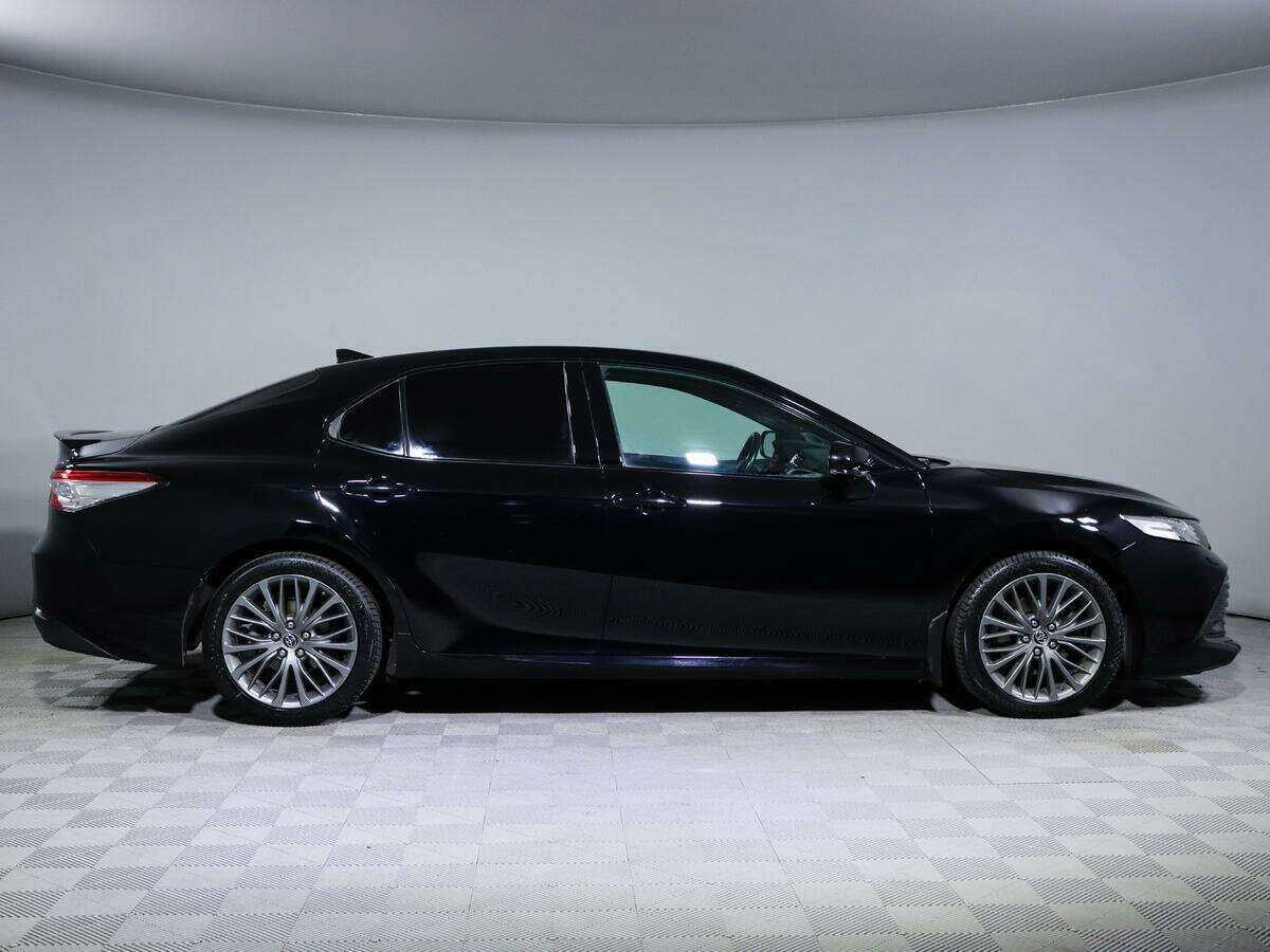 Toyota Camry 2018 года с пробегом. Фото: #3