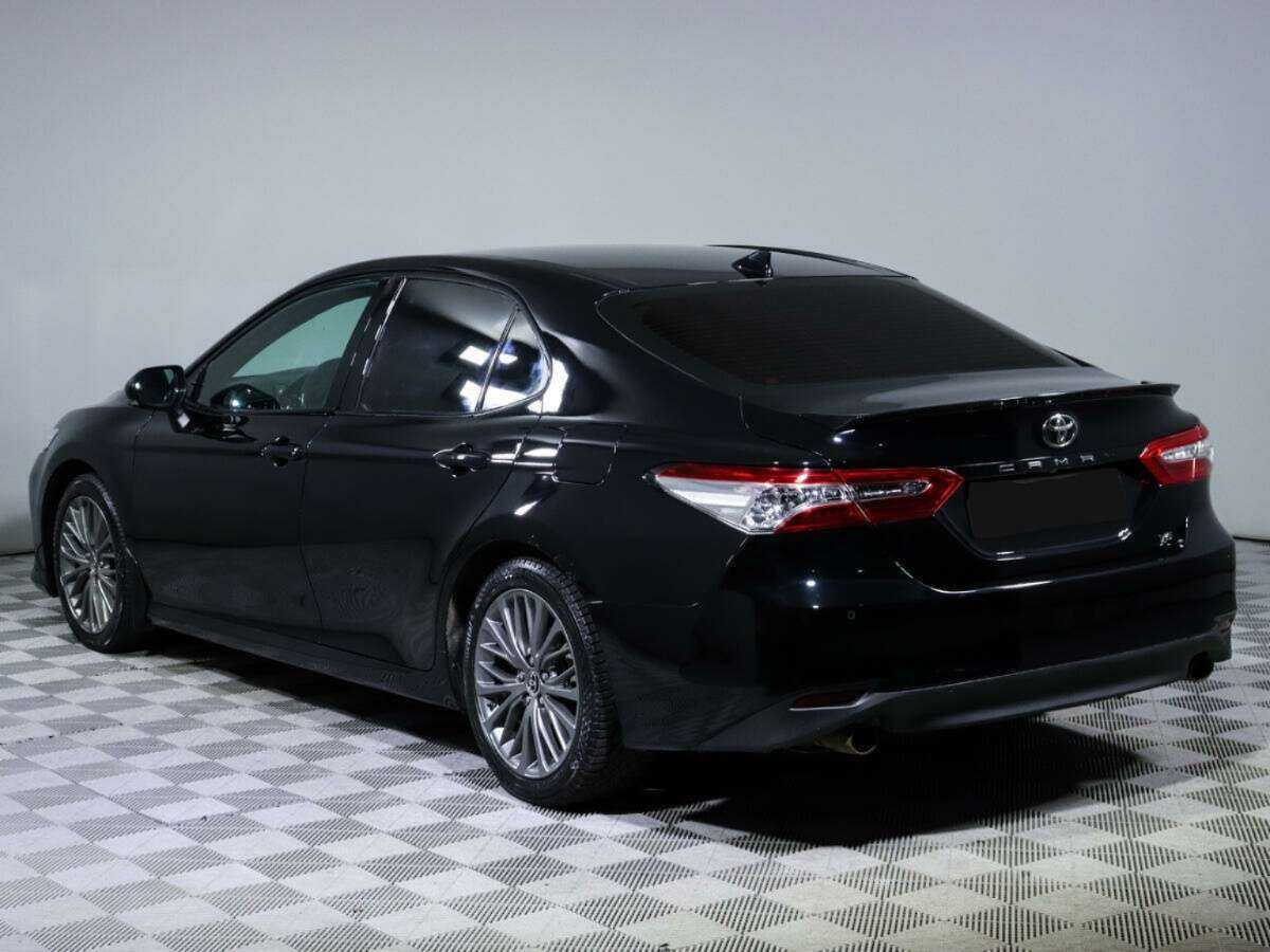 Toyota Camry 2018 года с пробегом. Фото: #4