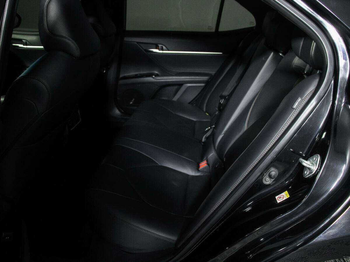 Toyota Camry 2018 года с пробегом. Фото: #7