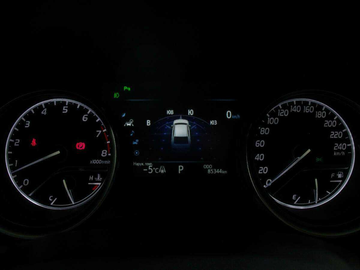 Toyota Camry 2018 года с пробегом. Фото: #8