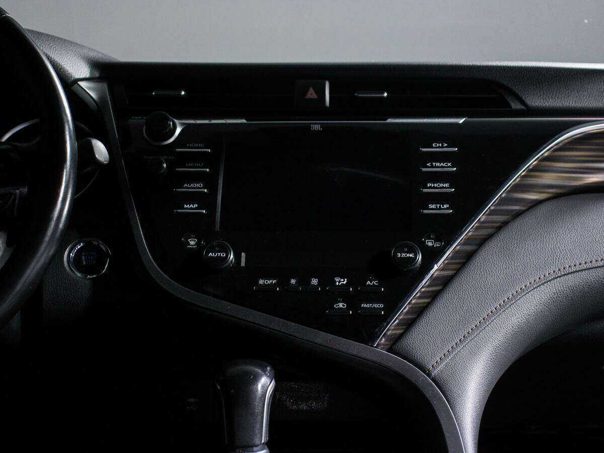 Toyota Camry 2018 года с пробегом. Фото: #10