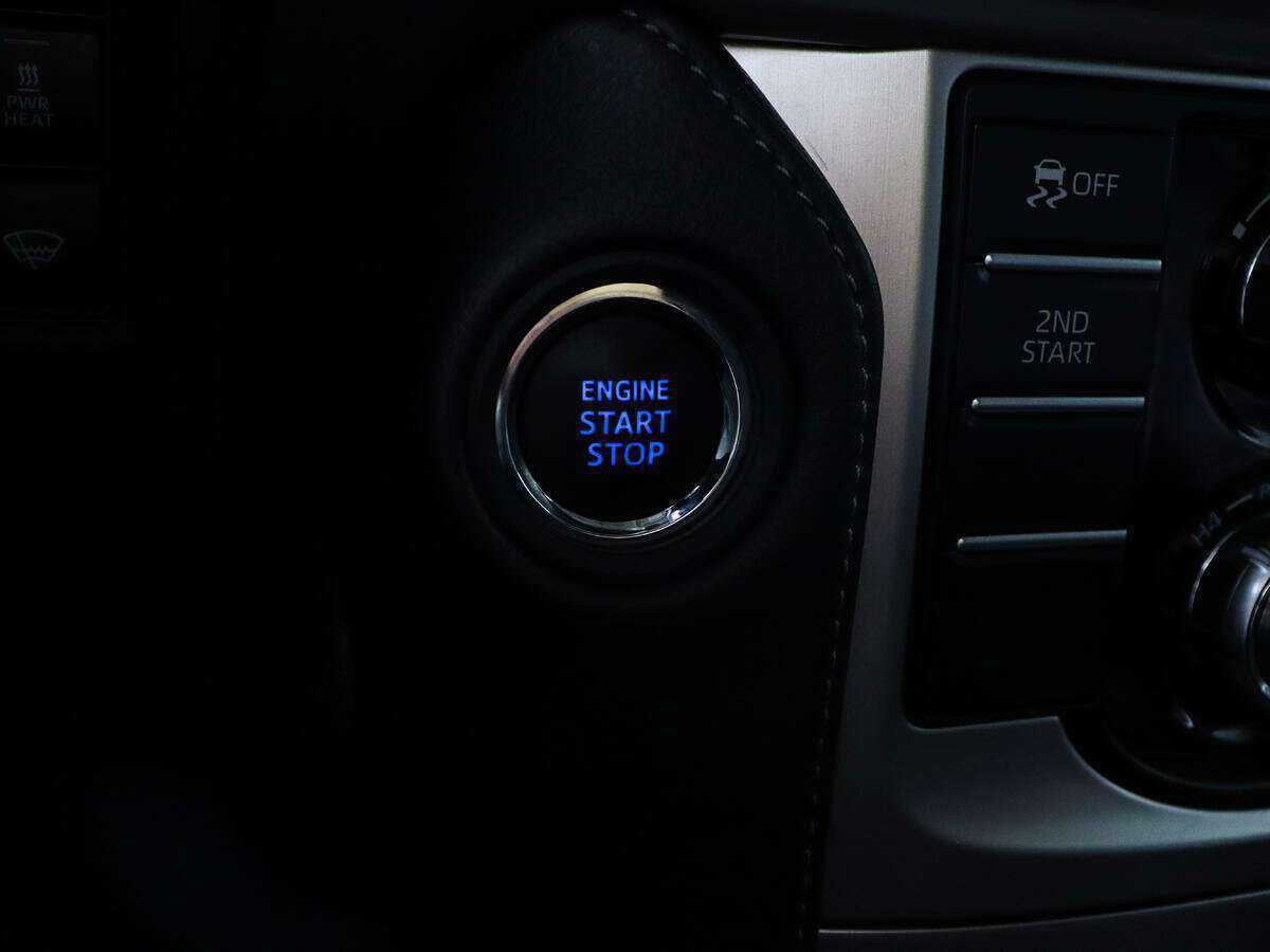 Toyota Land Cruiser Prado 2022 года с пробегом. Фото: #17