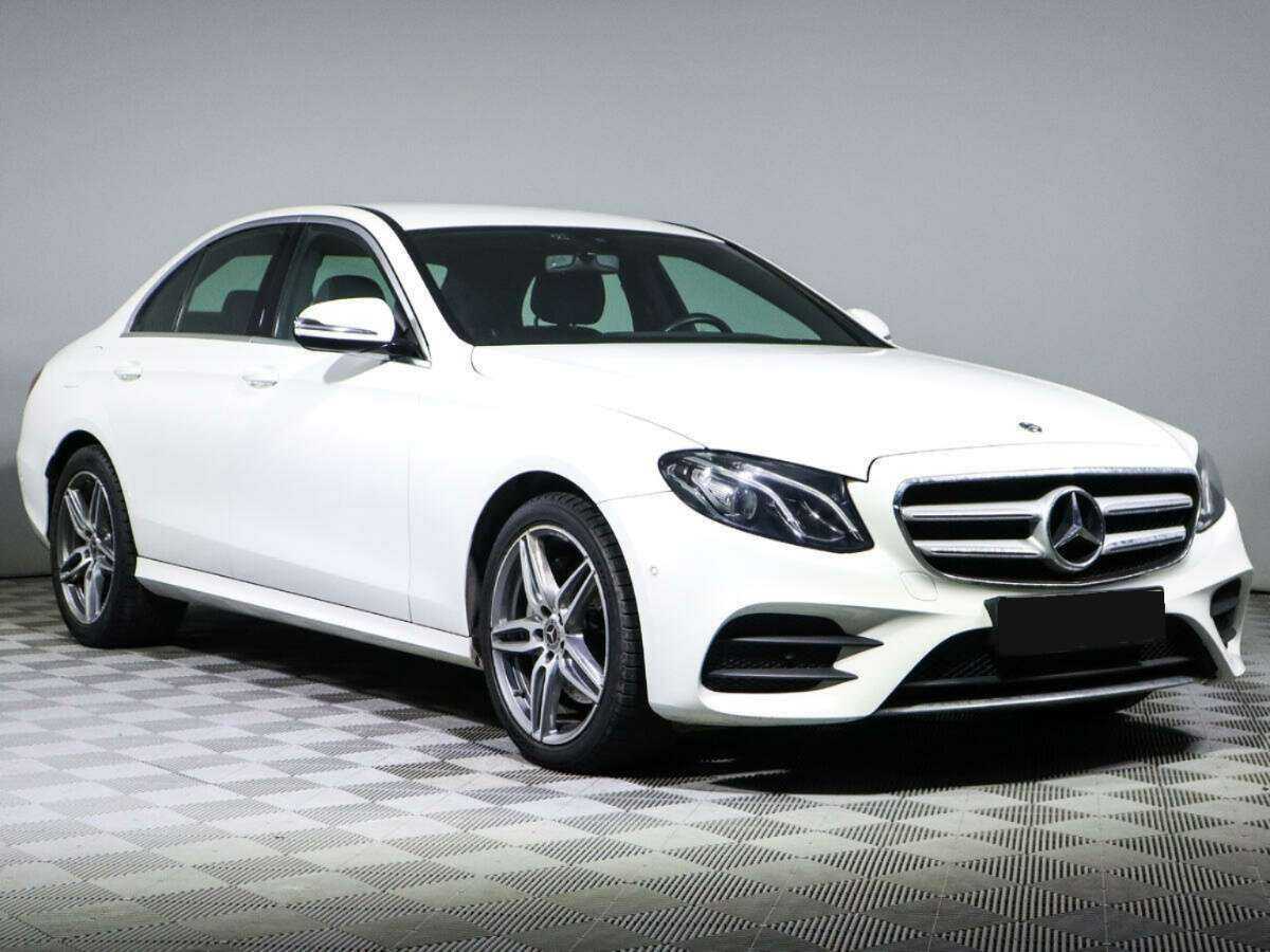 Mercedes-Benz E-Класс 2018 года с пробегом. Фото: #2