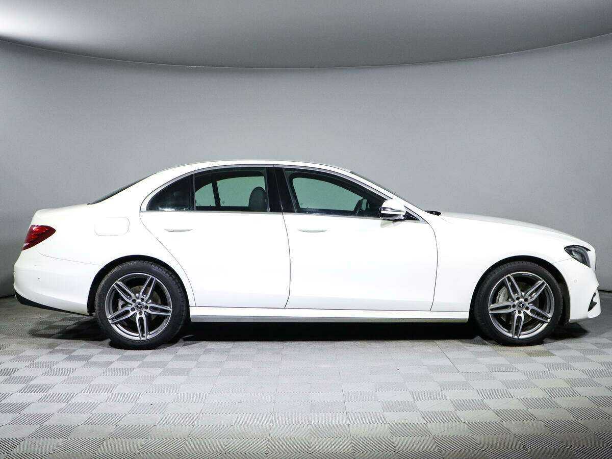Mercedes-Benz E-Класс 2018 года с пробегом. Фото: #3