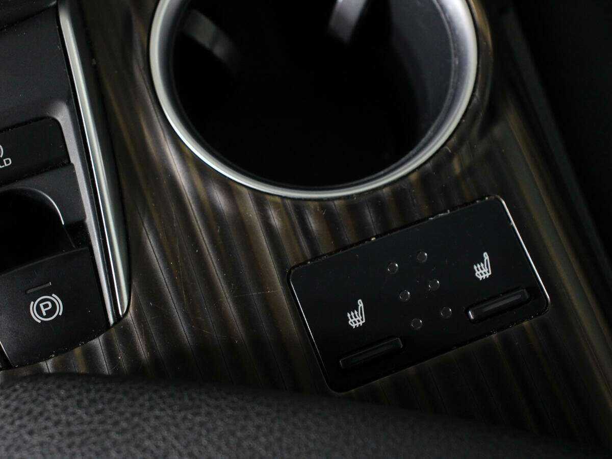 Toyota Camry 2018 года с пробегом. Фото: #16