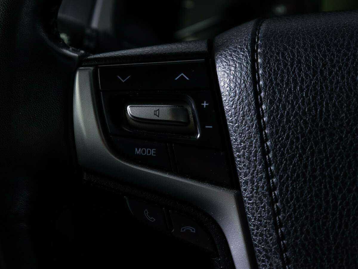Toyota Land Cruiser Prado 2019 года с пробегом. Фото: #19