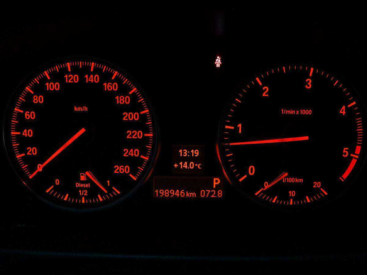 BMW 3 серии 2008 года с пробегом. Фото: #8