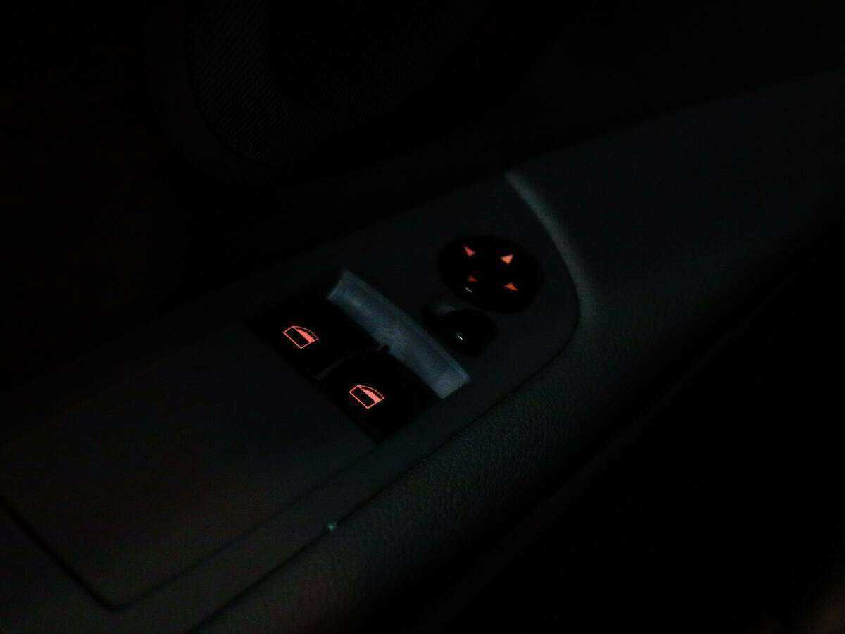 BMW 3 серии 2008 года с пробегом. Фото: #21