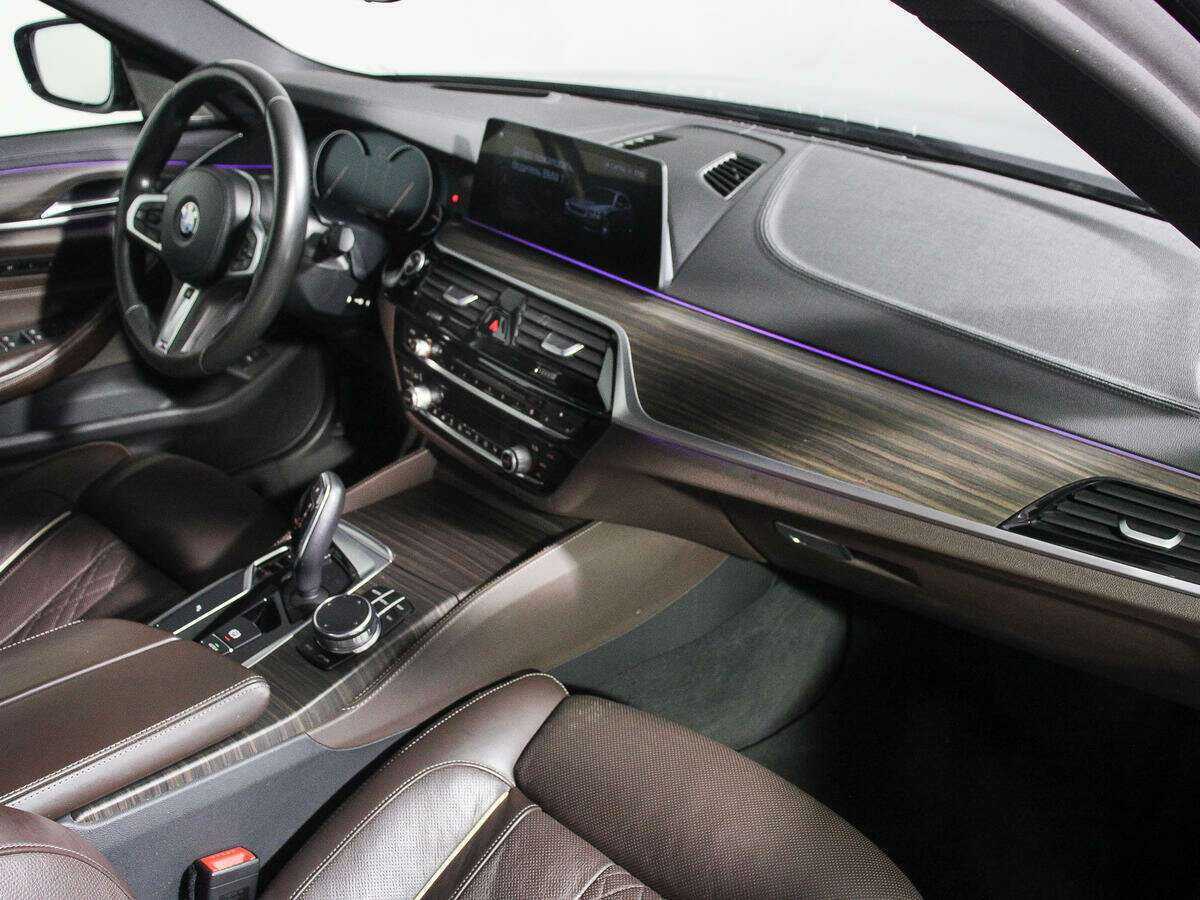 BMW 5 серии 2017 года с пробегом. Фото: #4