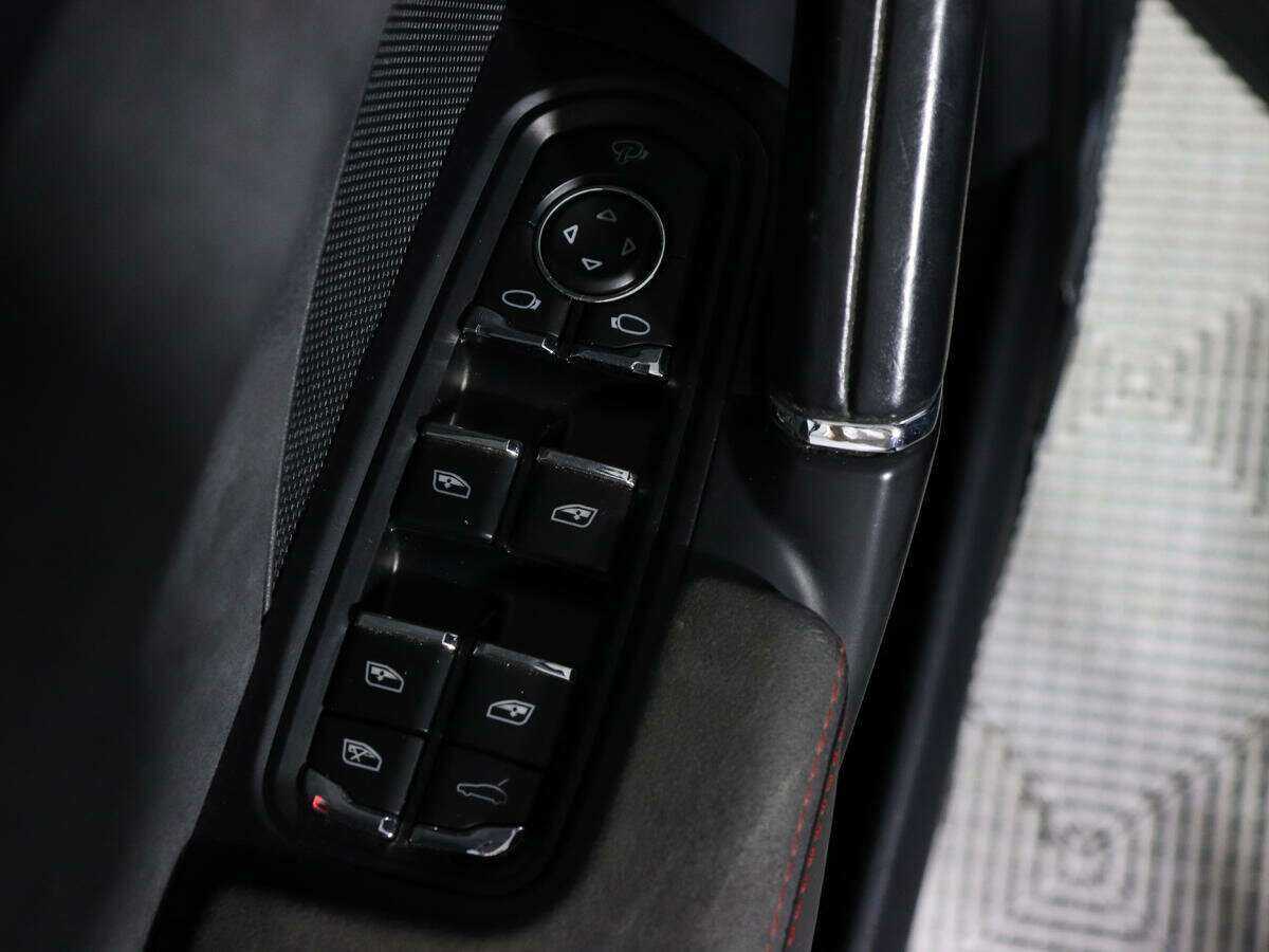 Porsche Cayenne 2015 года с пробегом. Фото: #17