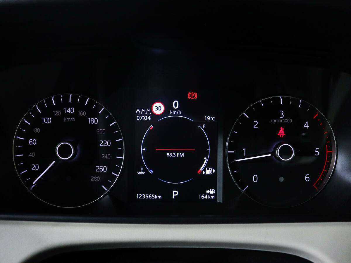 Land Rover Range Rover Velar 2019 года с пробегом. Фото: #10