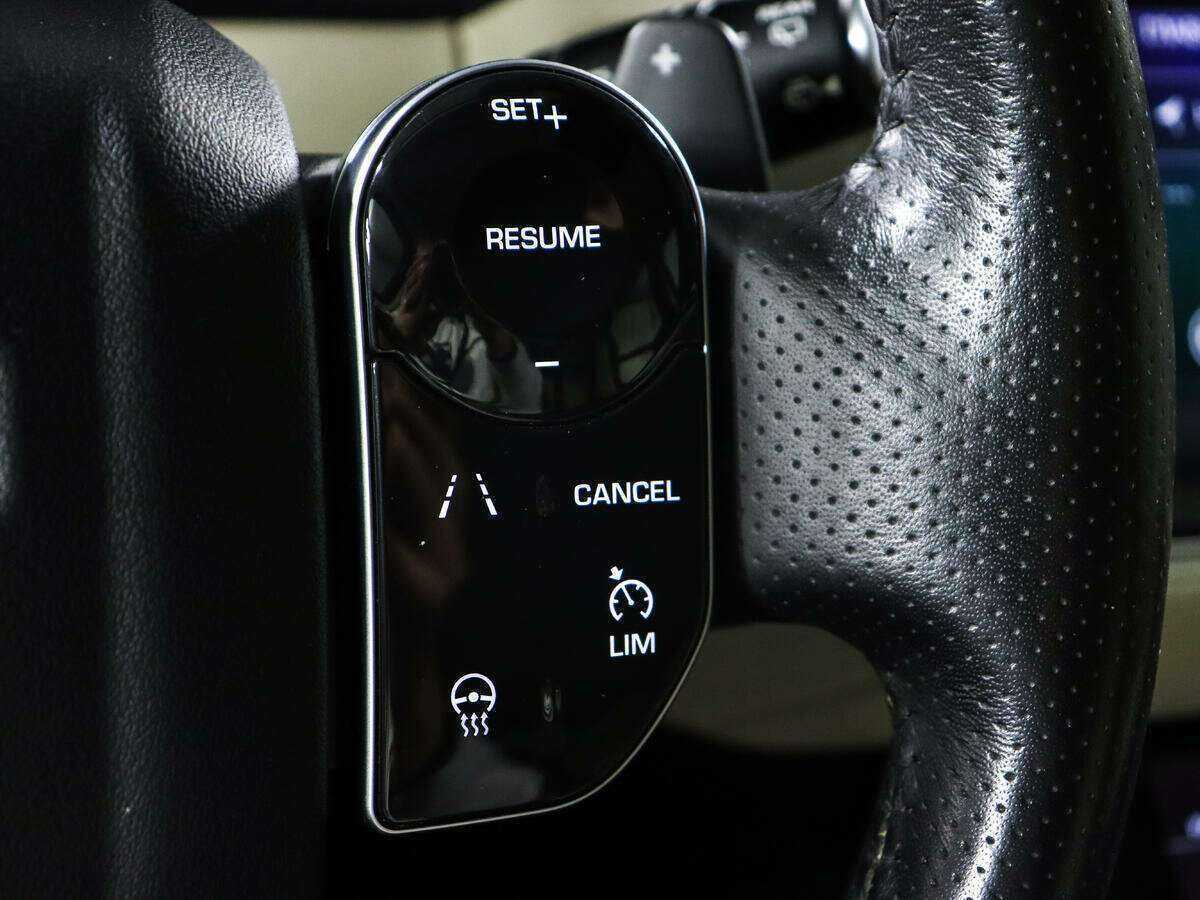 Land Rover Range Rover Velar 2019 года с пробегом. Фото: #19