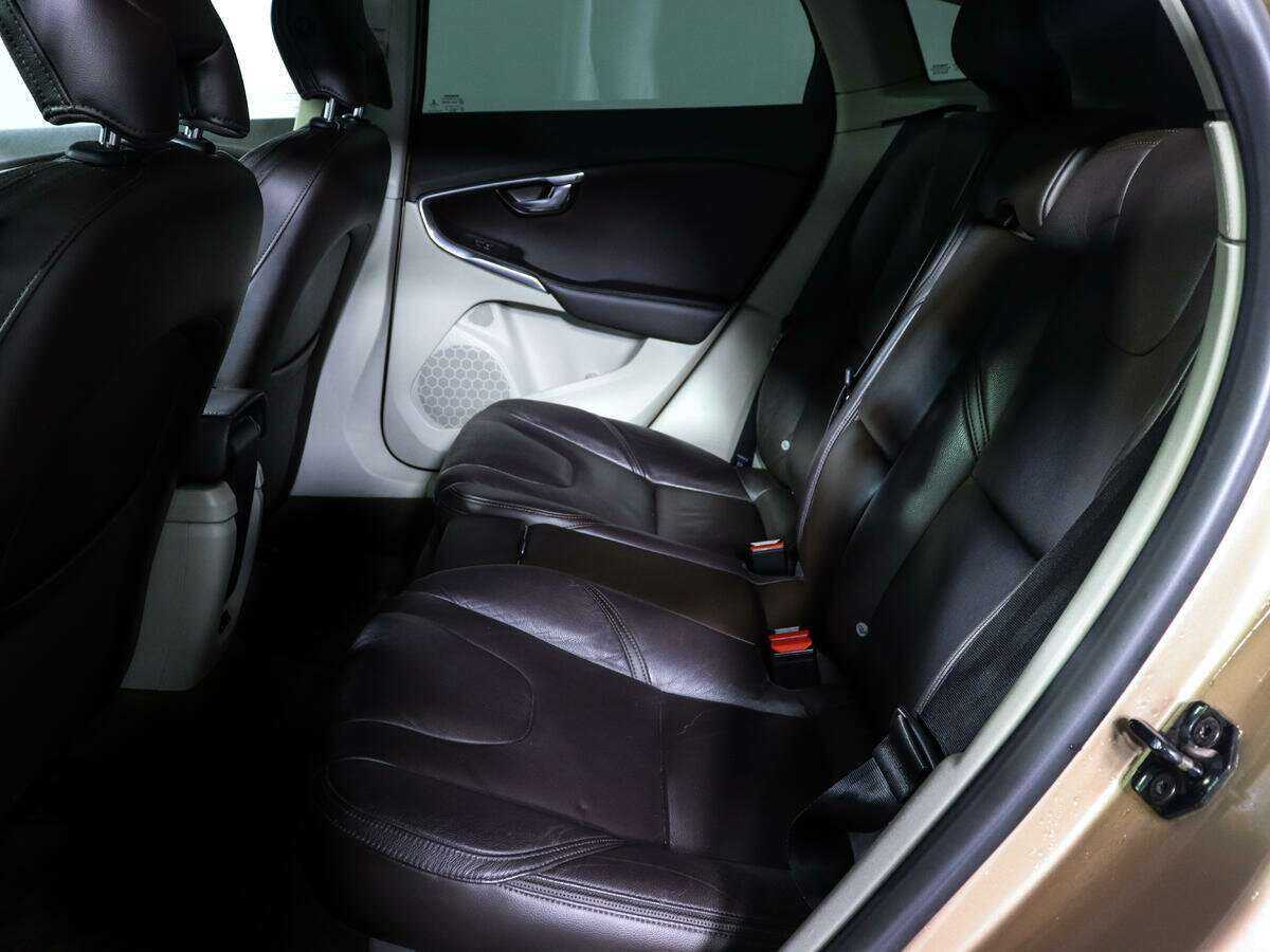 Volvo V40 Cross Country 2013 года с пробегом. Фото: #6