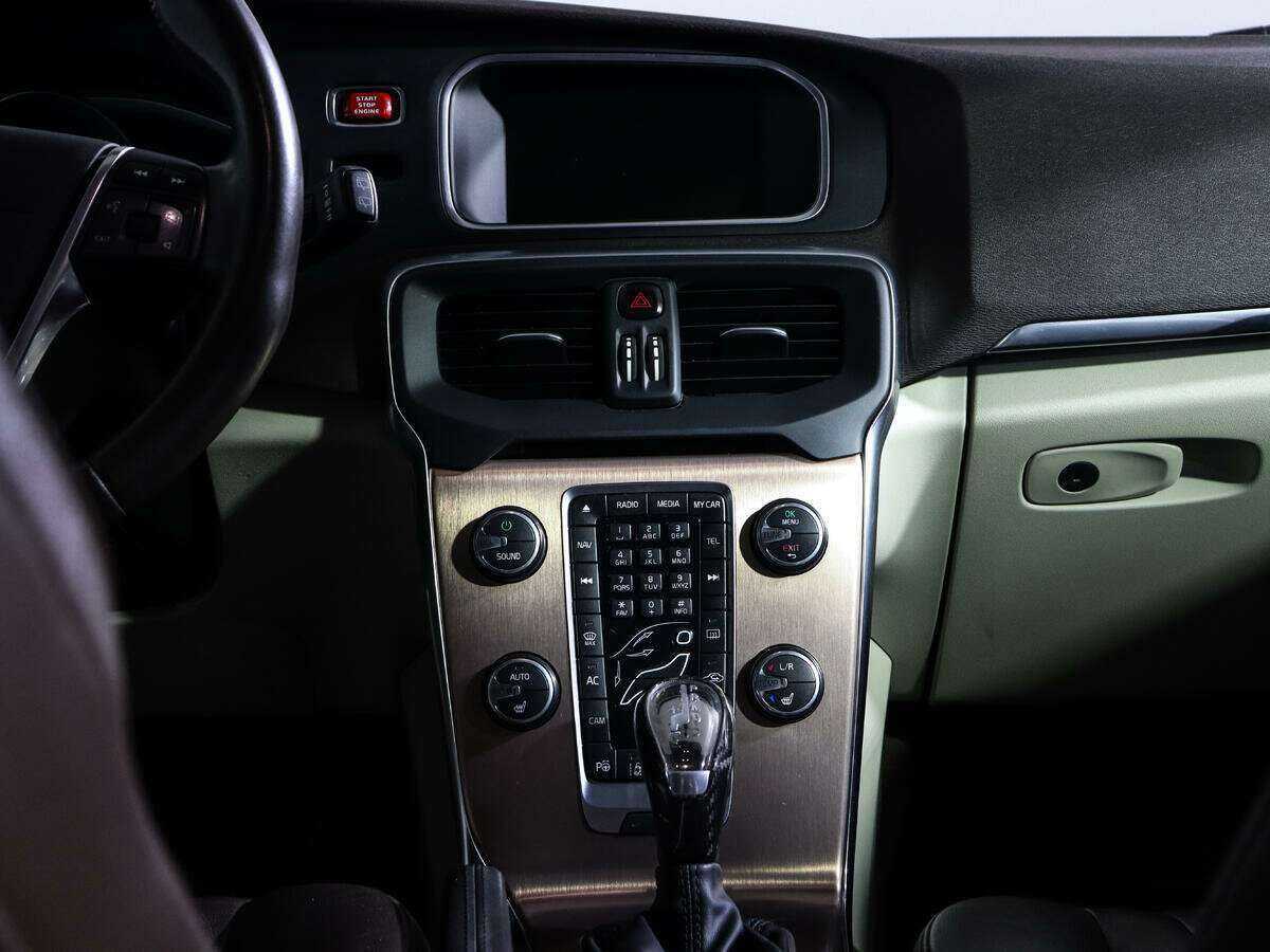 Volvo V40 Cross Country 2013 года с пробегом. Фото: #9