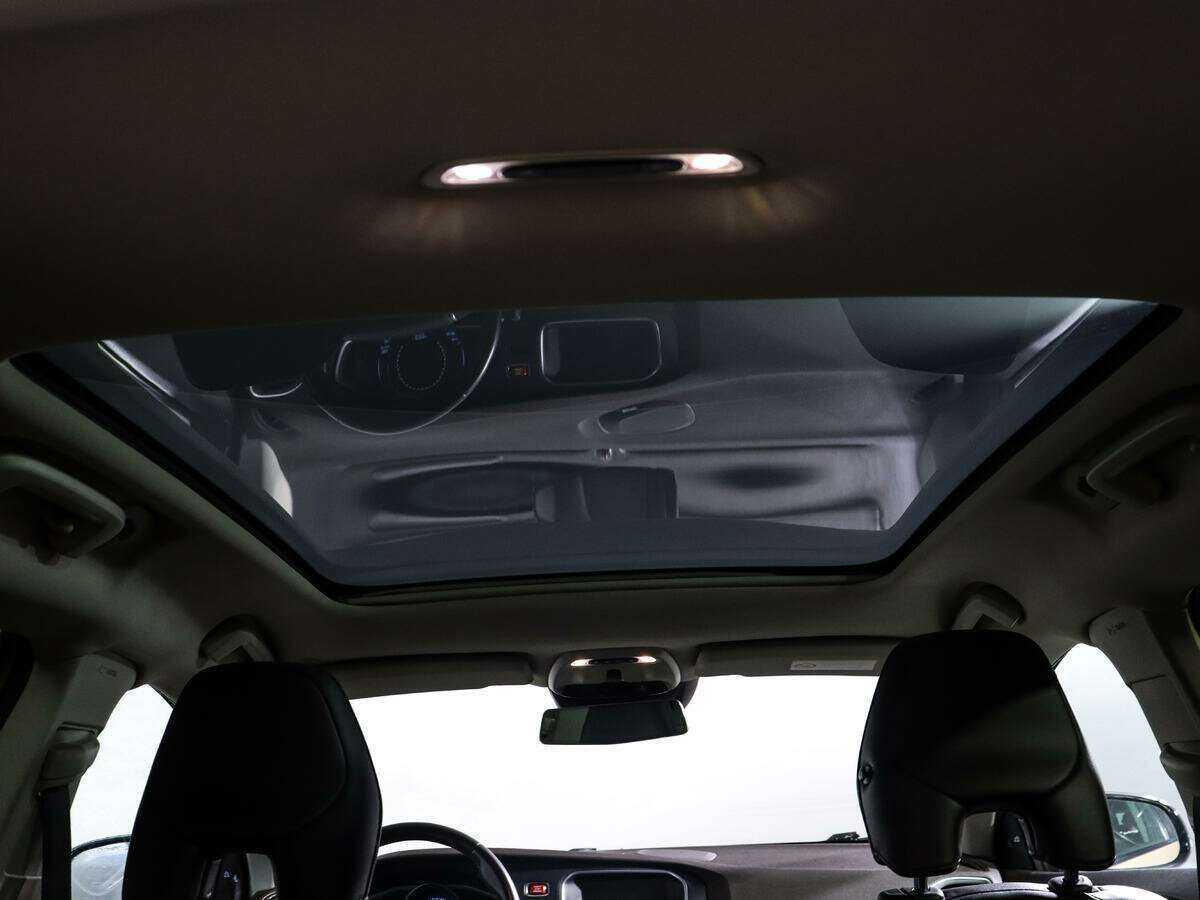 Volvo V40 Cross Country 2013 года с пробегом. Фото: #13