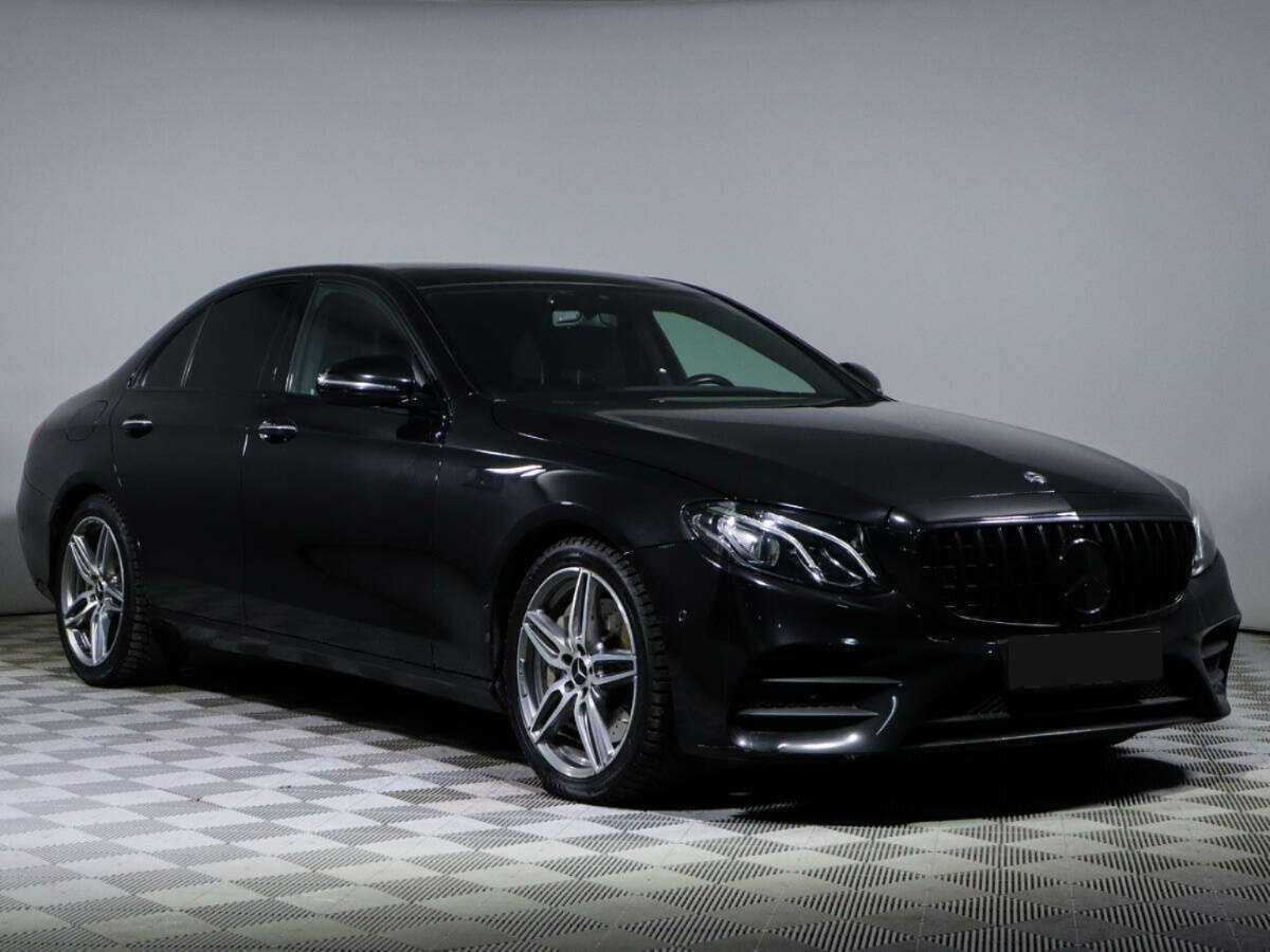 Mercedes-Benz E-Класс 2019 года с пробегом. Фото: #2