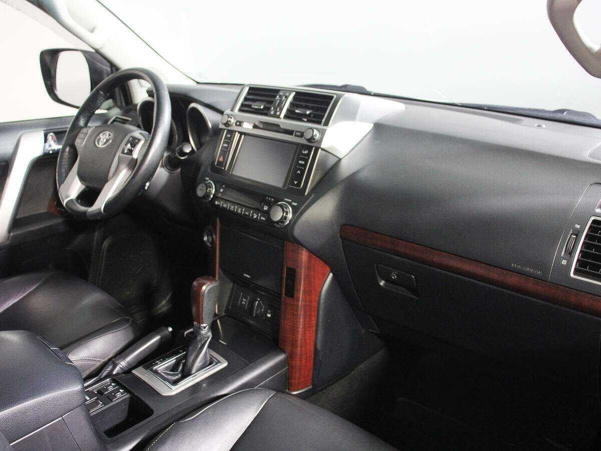 Toyota Land Cruiser Prado 2017 года с пробегом. Фото: #7
