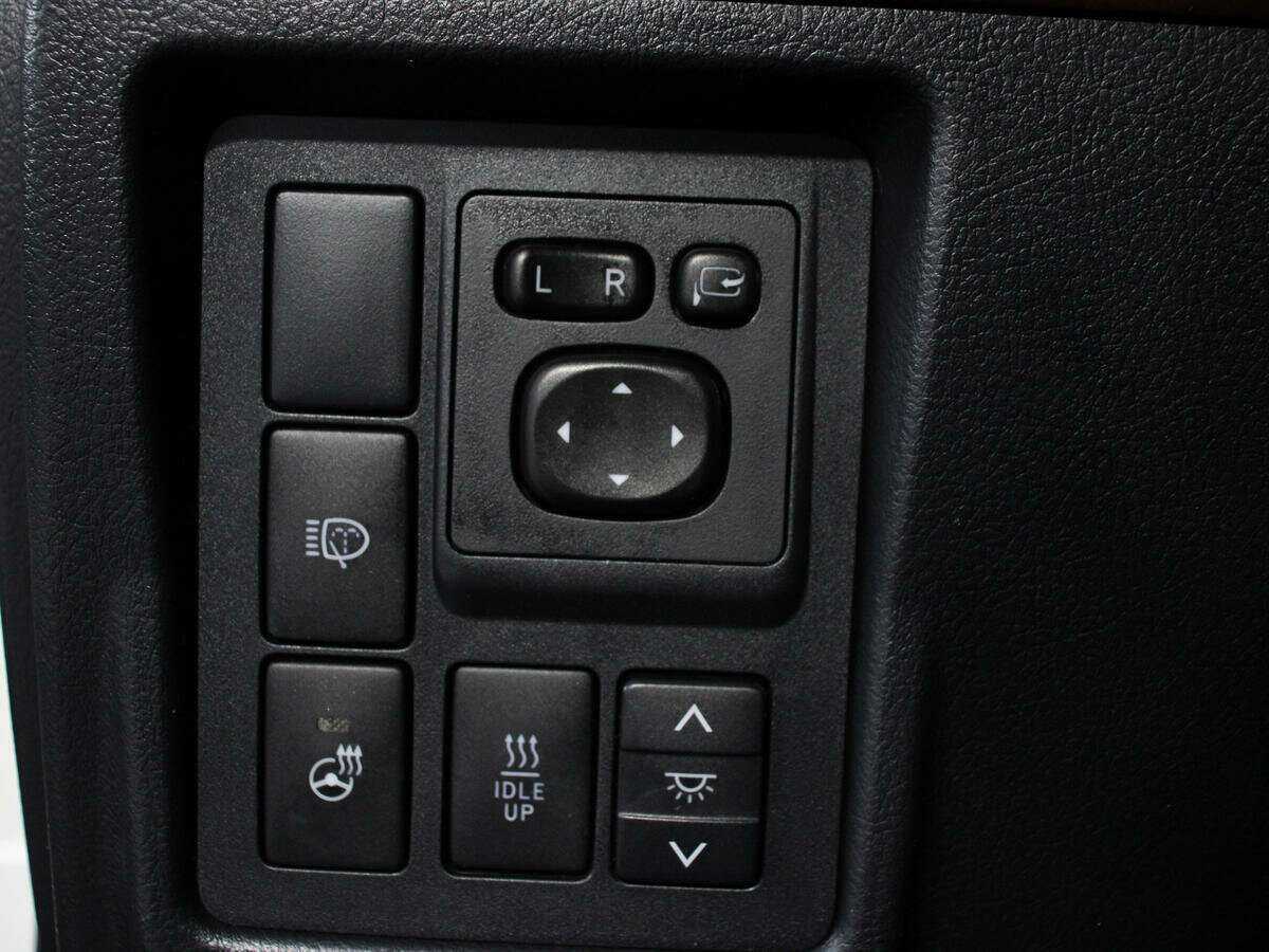 Toyota Land Cruiser Prado 2017 года с пробегом. Фото: #16