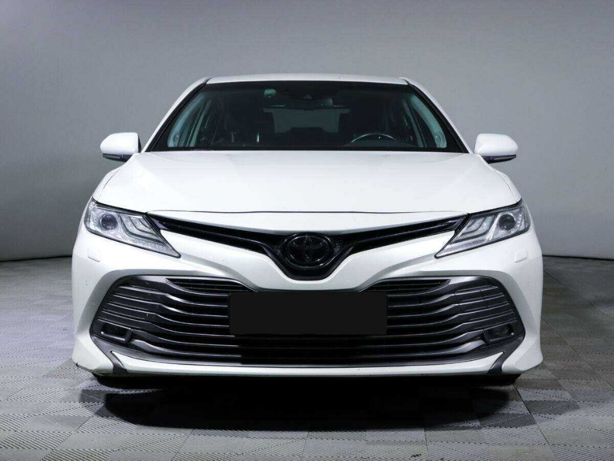 Toyota Camry 2020 года с пробегом. Фото: #1