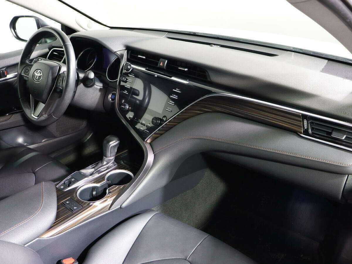 Toyota Camry 2020 года с пробегом. Фото: #5
