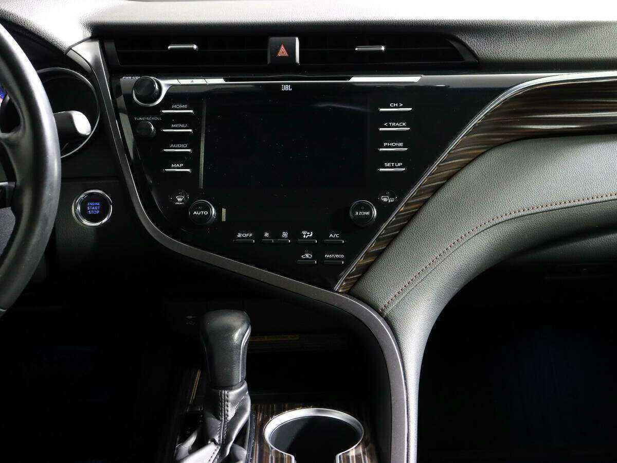 Toyota Camry 2020 года с пробегом. Фото: #8