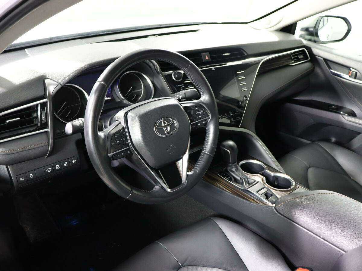 Toyota Camry 2020 года с пробегом. Фото: #9