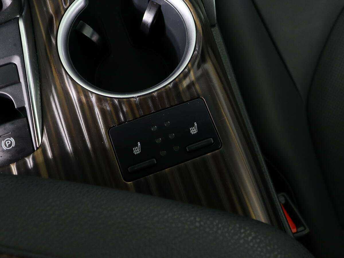 Toyota Camry 2020 года с пробегом. Фото: #18