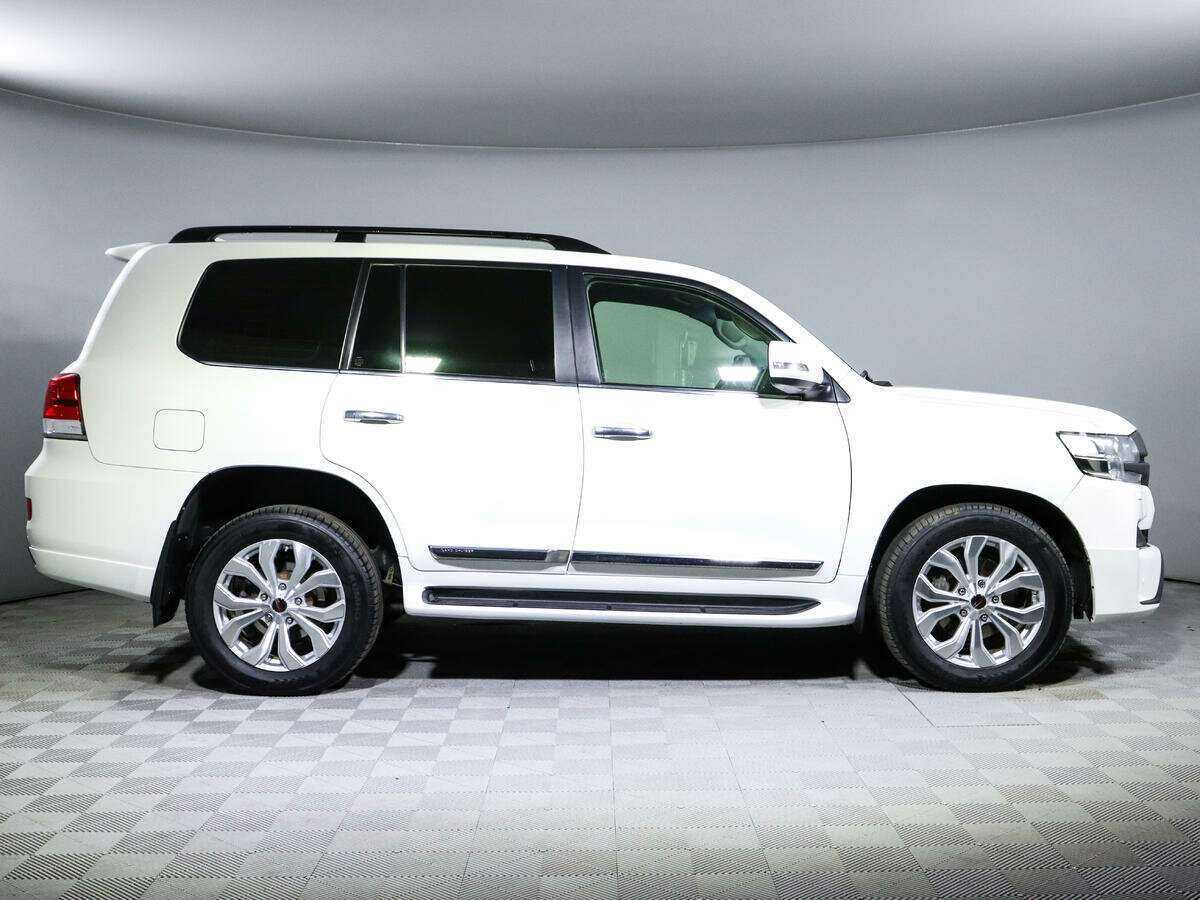 Toyota Land Cruiser 2016 года с пробегом. Фото: #3