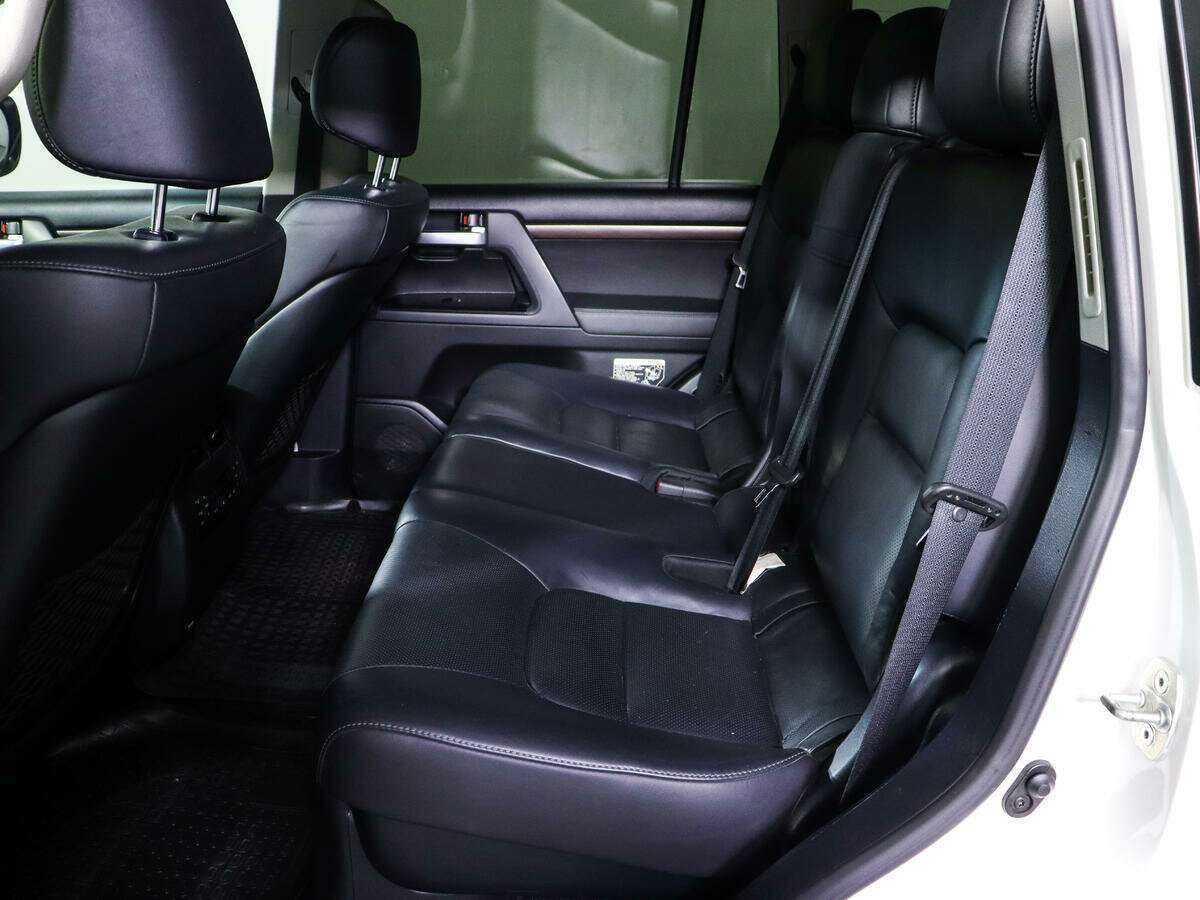 Toyota Land Cruiser 2016 года с пробегом. Фото: #9