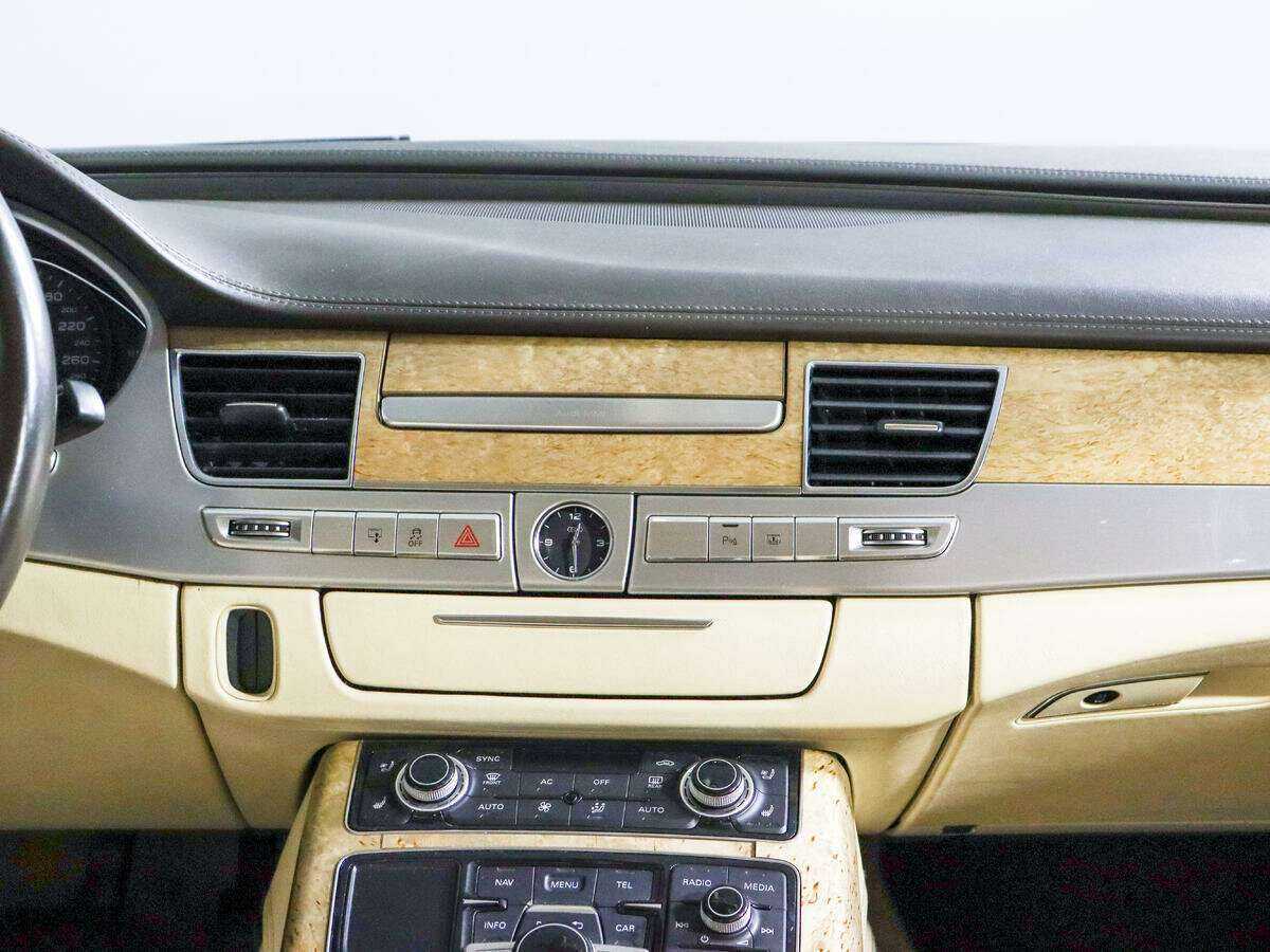 Audi A8 2010 года с пробегом. Фото: #11