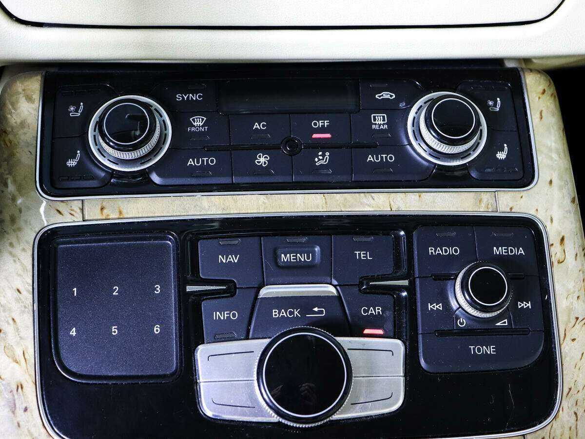 Audi A8 2010 года с пробегом. Фото: #18