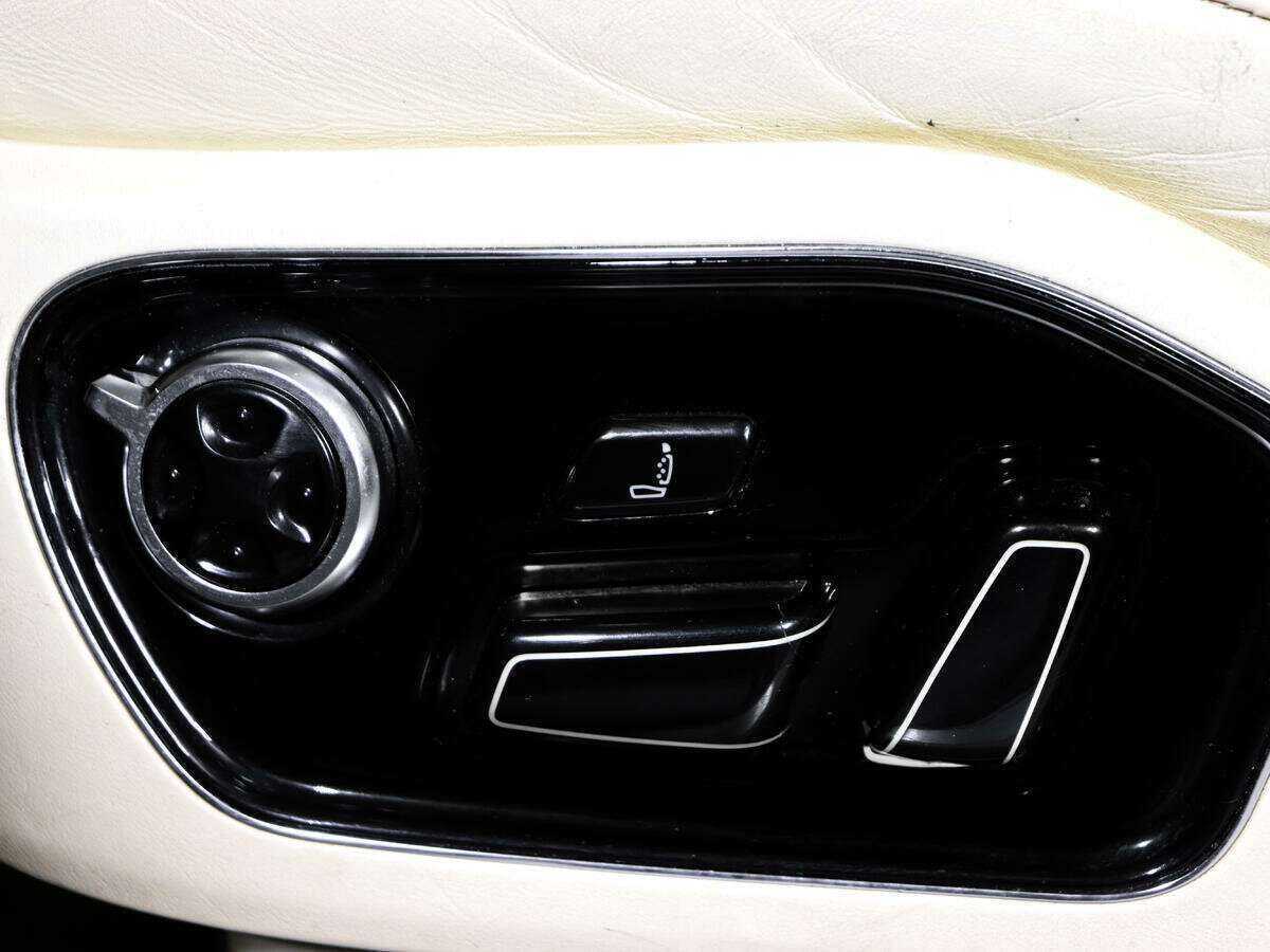 Audi A8 2010 года с пробегом. Фото: #21